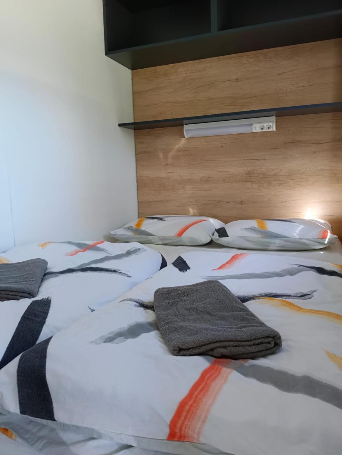 Camping Planik Hotel Razanac Ngoại thất bức ảnh